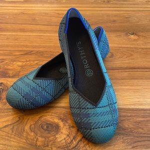 Rothy’s 8.5 The Flat in retired color Forest Tartan. Like new condition.